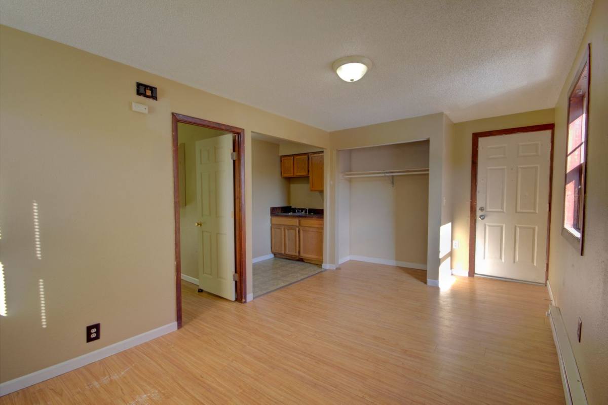 Apartment for rent at 908 Bridge Ave, Davenport, IA 52803