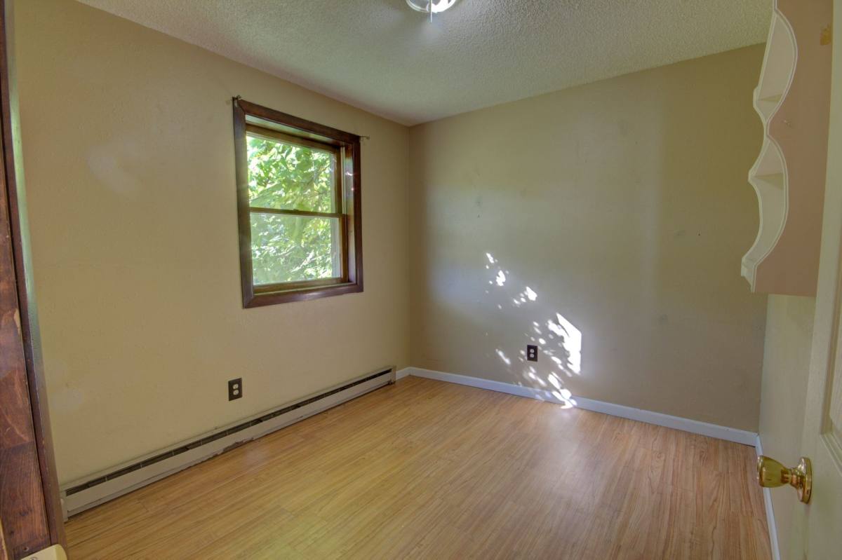 Apartment for rent at 908 Bridge Ave, Davenport, IA 52803
