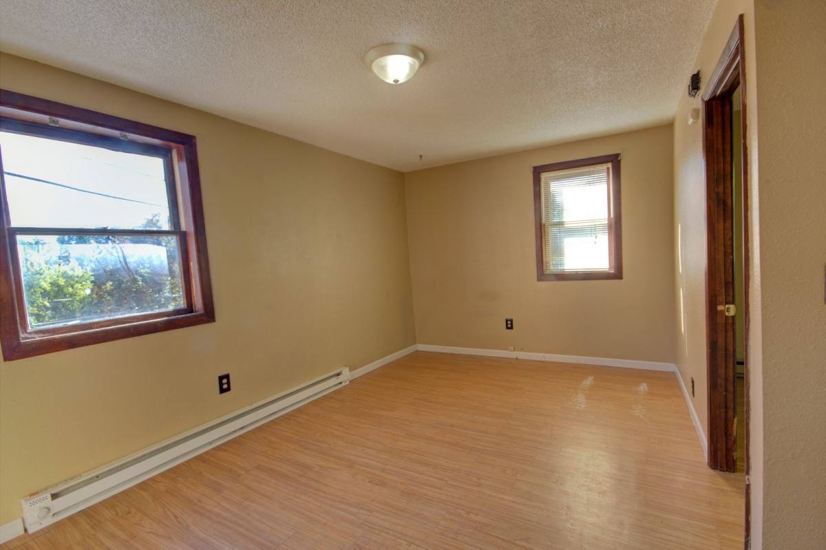 Apartment for rent at 908 Bridge Ave, Davenport, IA 52803