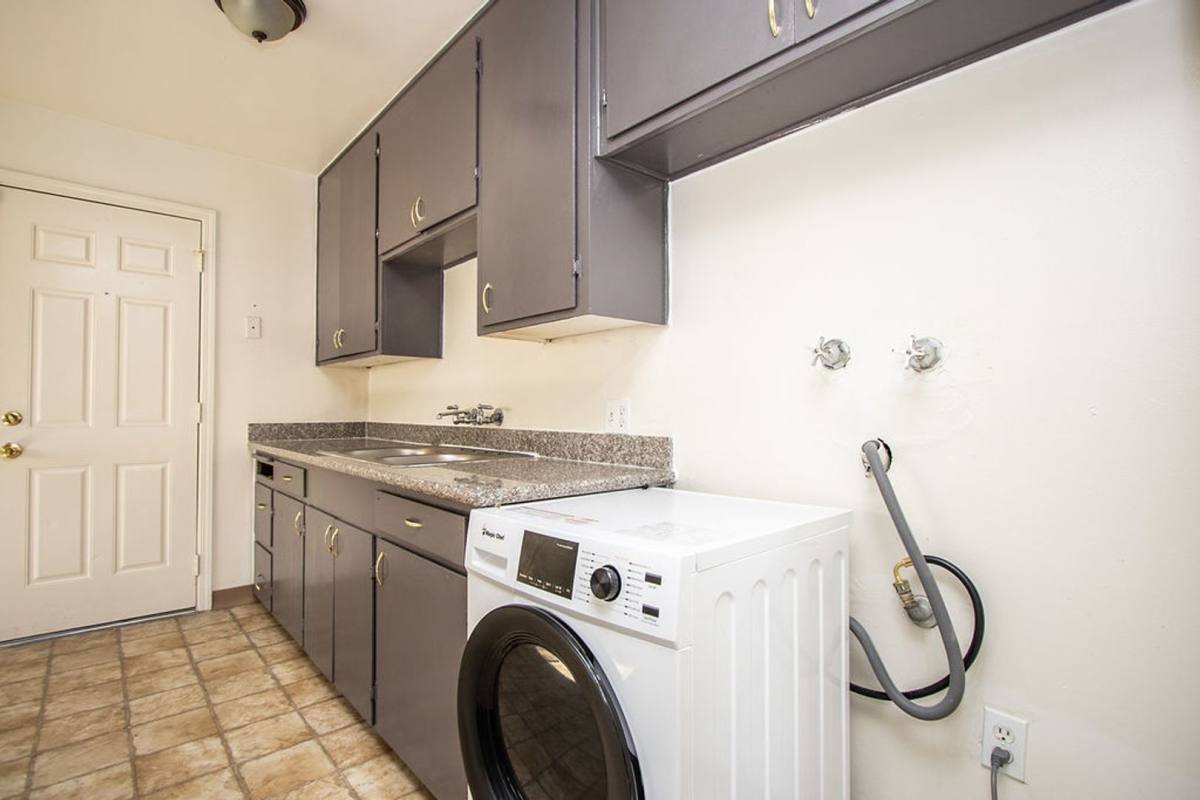 Apartment for rent at 121 Starr Ave, Turlock, CA 95380