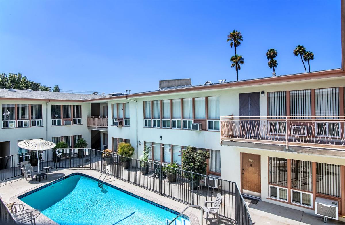 Apartment for rent at 4420 Los Feliz Blvd, Los Angeles, CA 90027