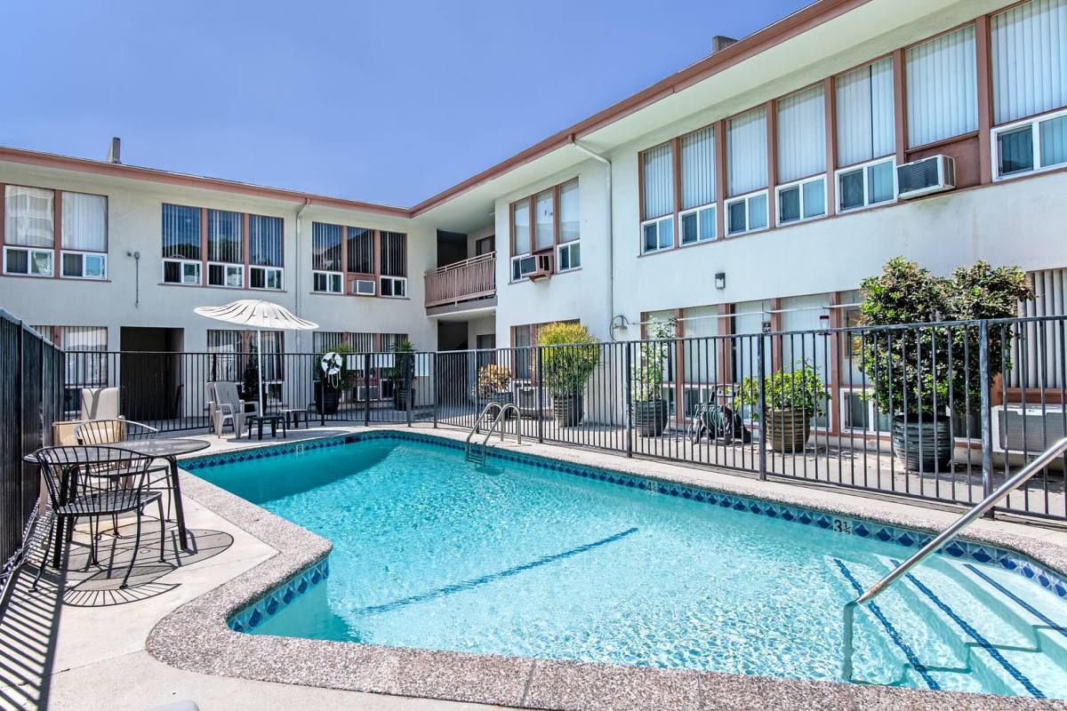 Apartment for rent at 4420 Los Feliz Blvd, Los Angeles, CA 90027