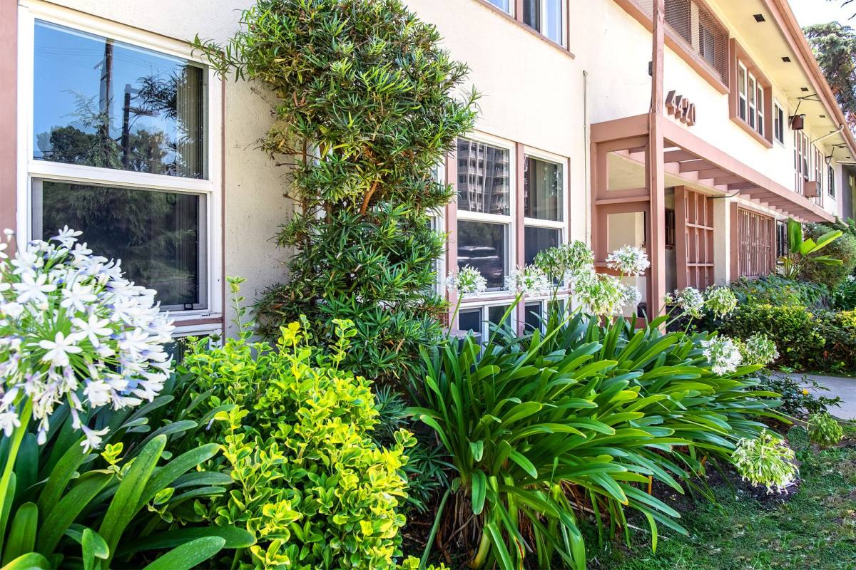 Apartment for rent at 4420 Los Feliz Blvd, Los Angeles, CA 90027