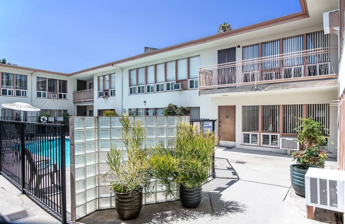 Apartment for rent at 4420 Los Feliz Blvd, Los Angeles, CA 90027