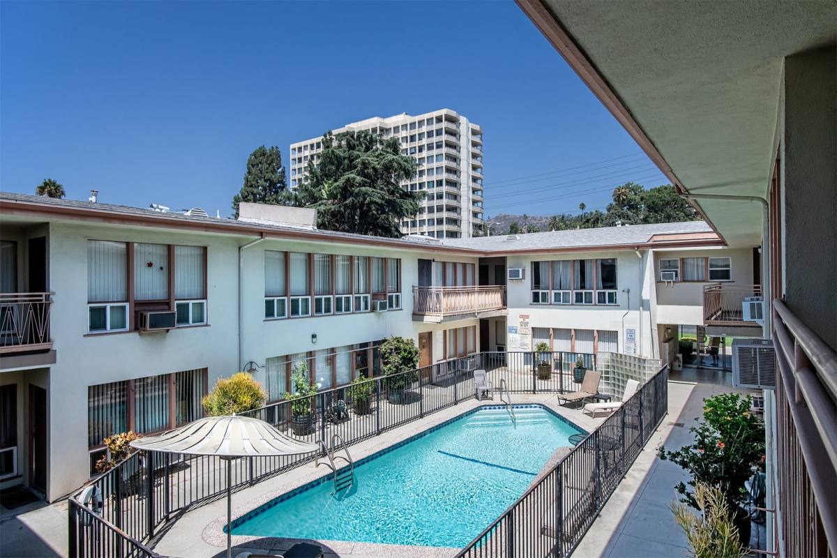 Apartment for rent at 4420 Los Feliz Blvd, Los Angeles, CA 90027