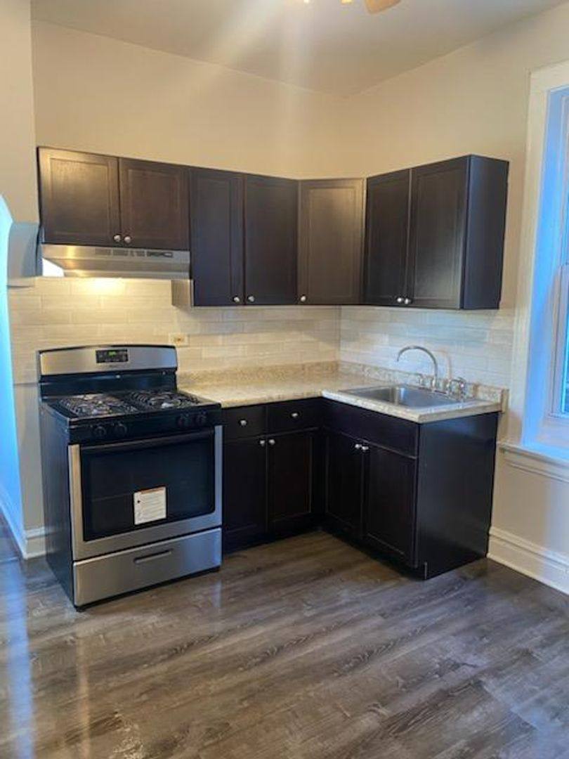 Apartment for rent at 3245 W 23rd St, Chicago, IL 60623