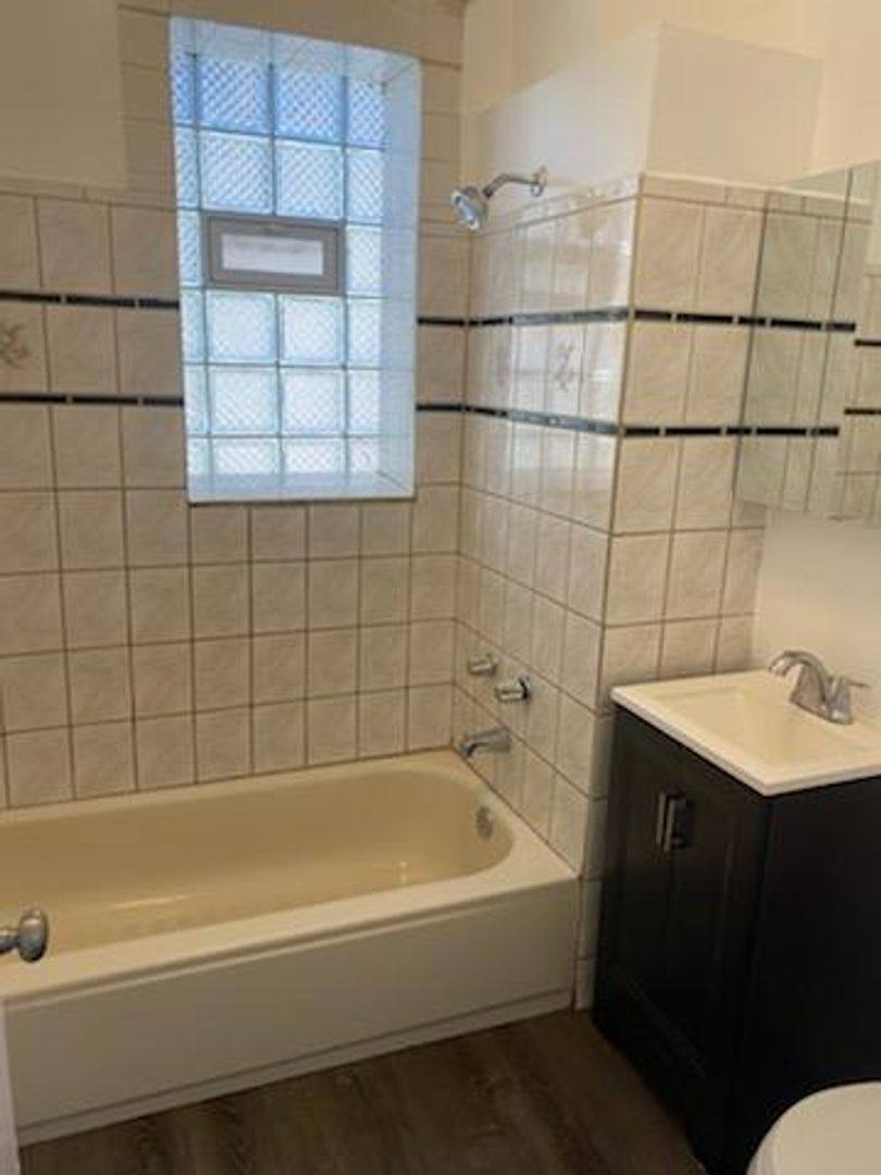 Apartment for rent at 3245 W 23rd St, Chicago, IL 60623