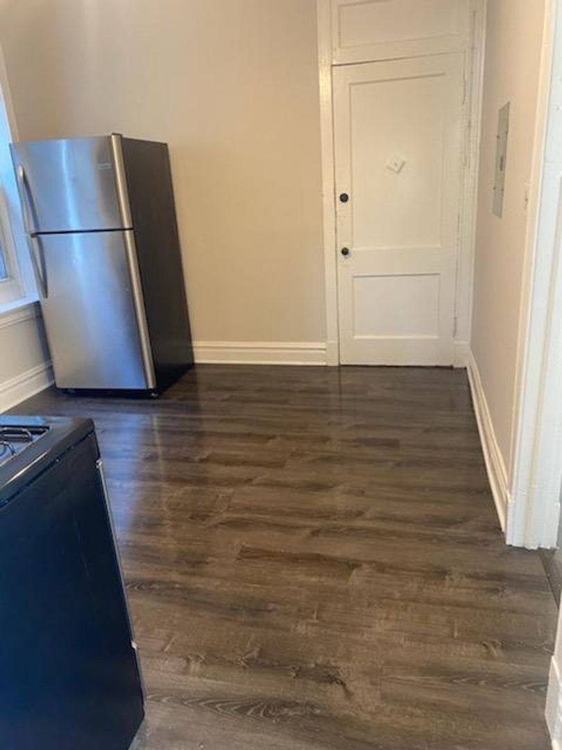 Apartment for rent at 3245 W 23rd St, Chicago, IL 60623