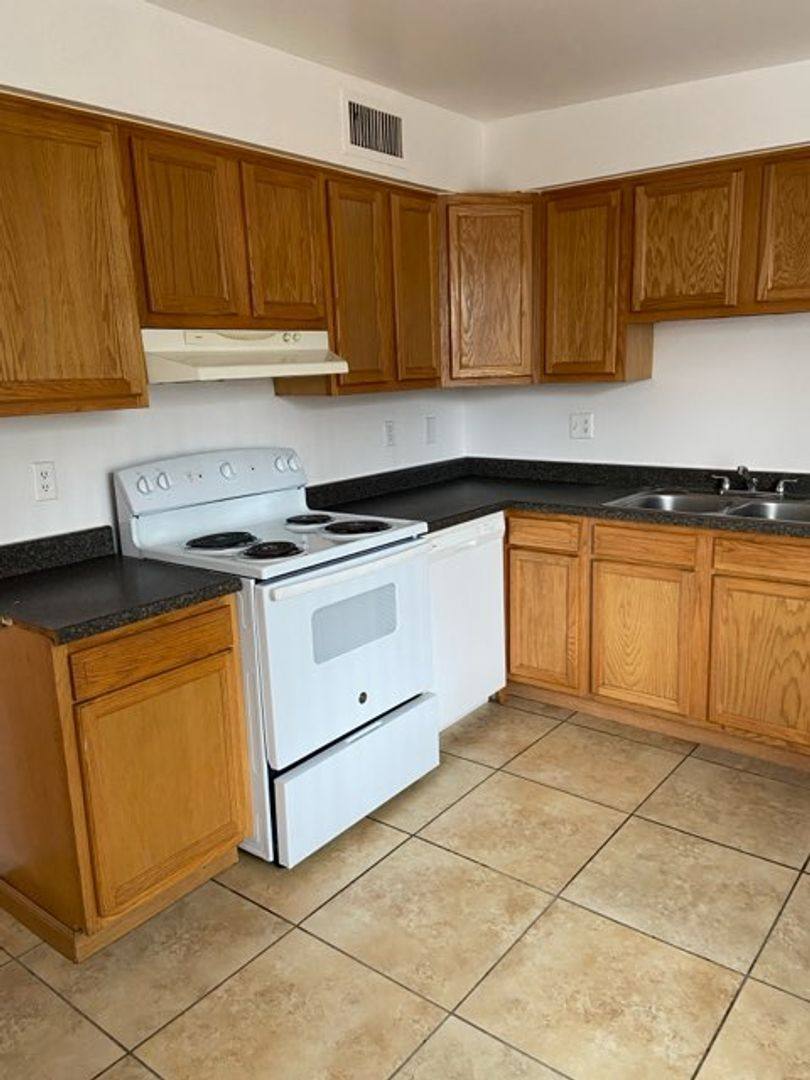 Apartment for rent at 1501 E Fort Lowell Rd, Tucson, AZ 85719