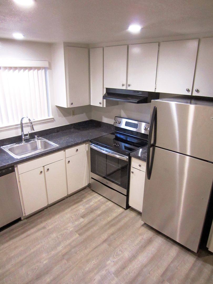 Apartment for rent at 550 Kiely Blvd, San Jose, CA 95117