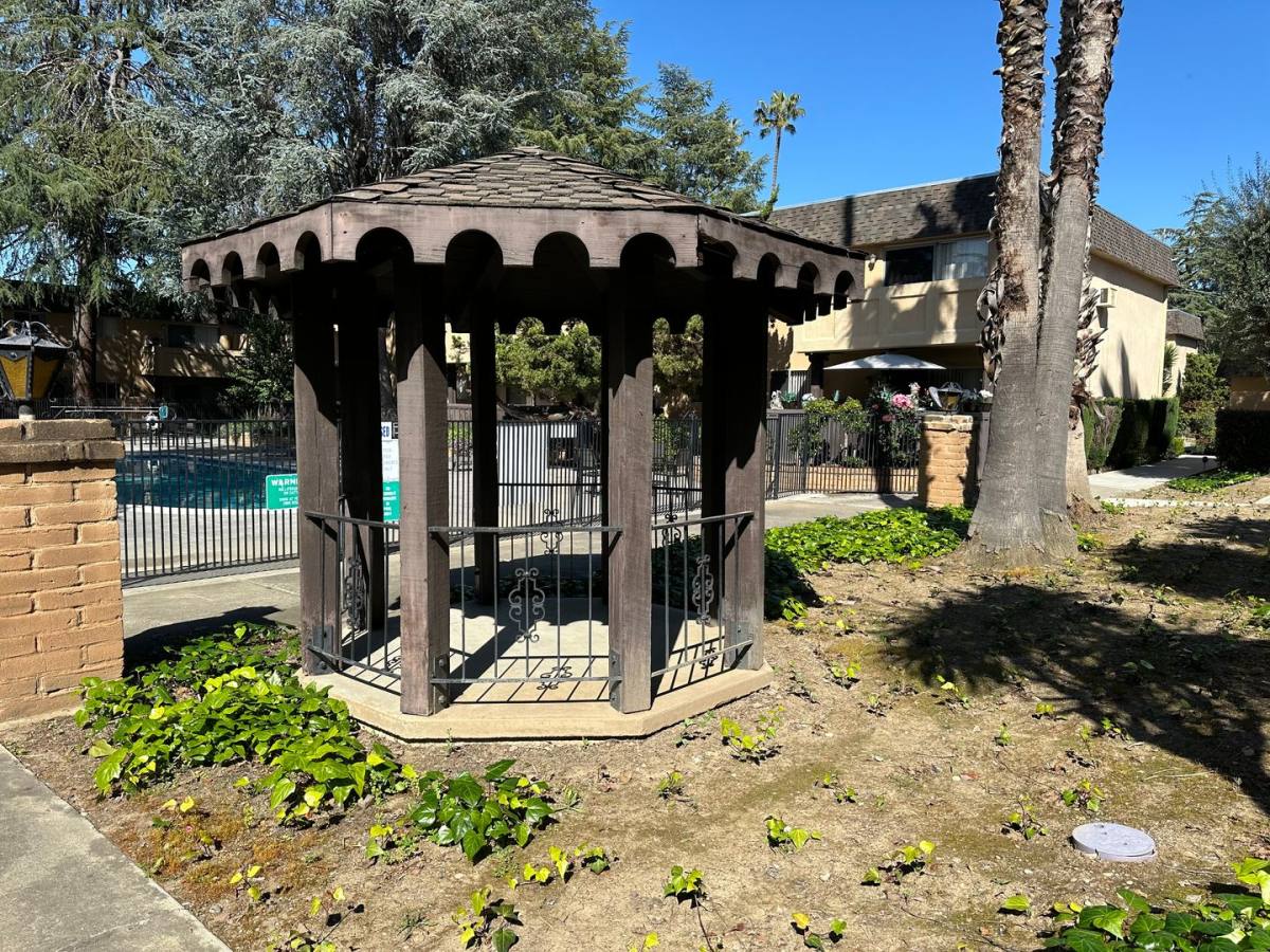 Apartment for rent at 550 Kiely Blvd, San Jose, CA 95117
