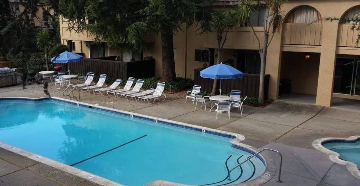 Apartment for rent at 550 Kiely Blvd, San Jose, CA 95117