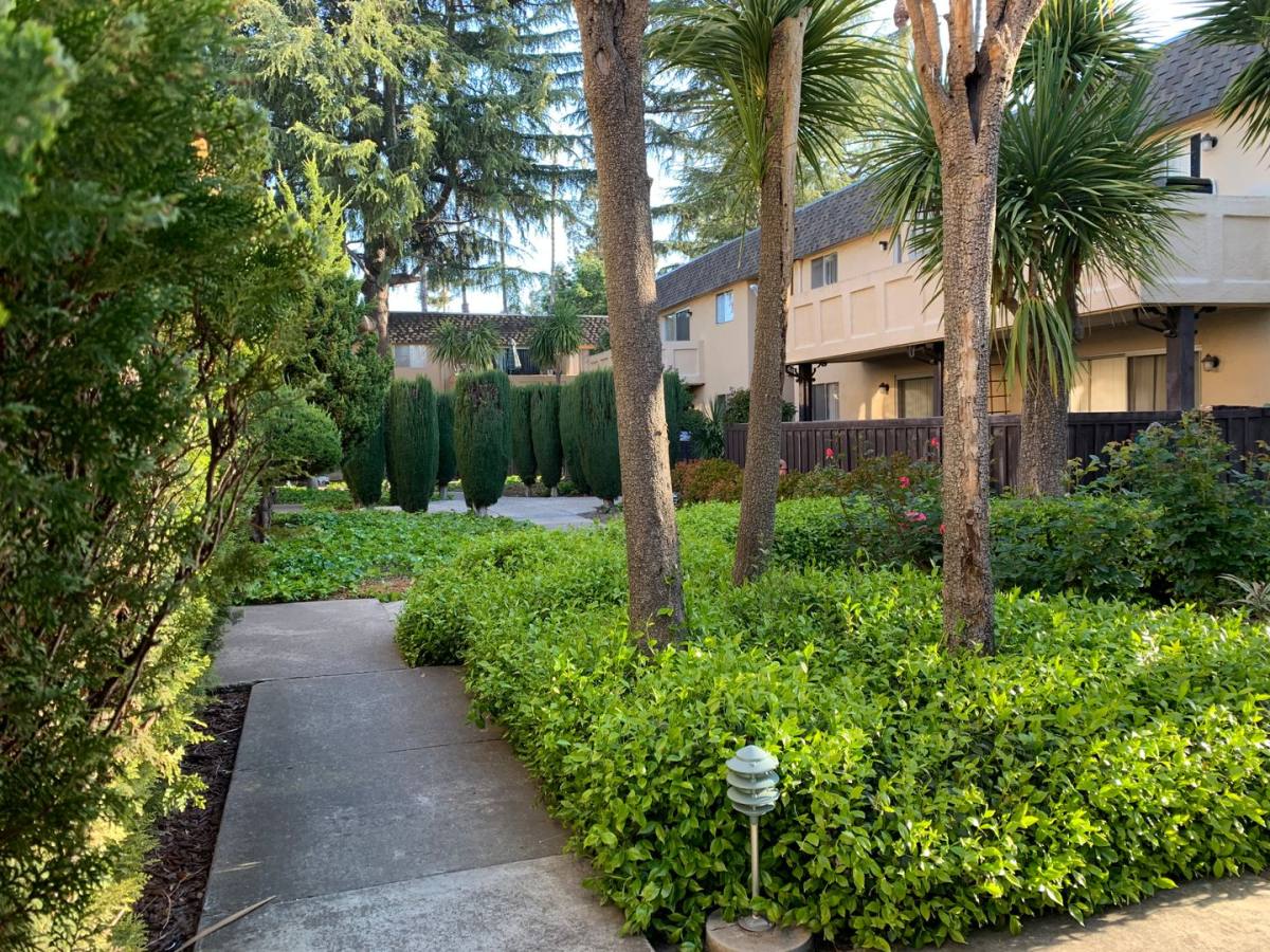 Apartment for rent at 550 Kiely Blvd, San Jose, CA 95117