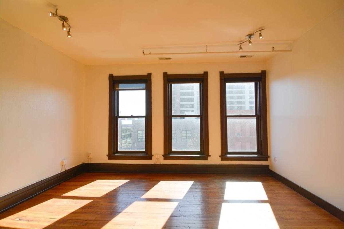 Apartment for rent at 424 S 12th St, Omaha, NE 68102