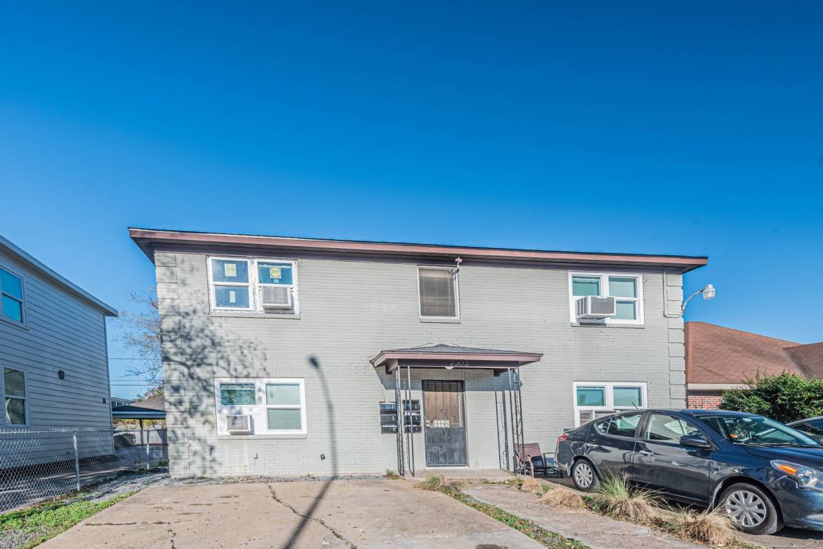 House for rent at 2303 Rosewood St, Houston, TX 77004