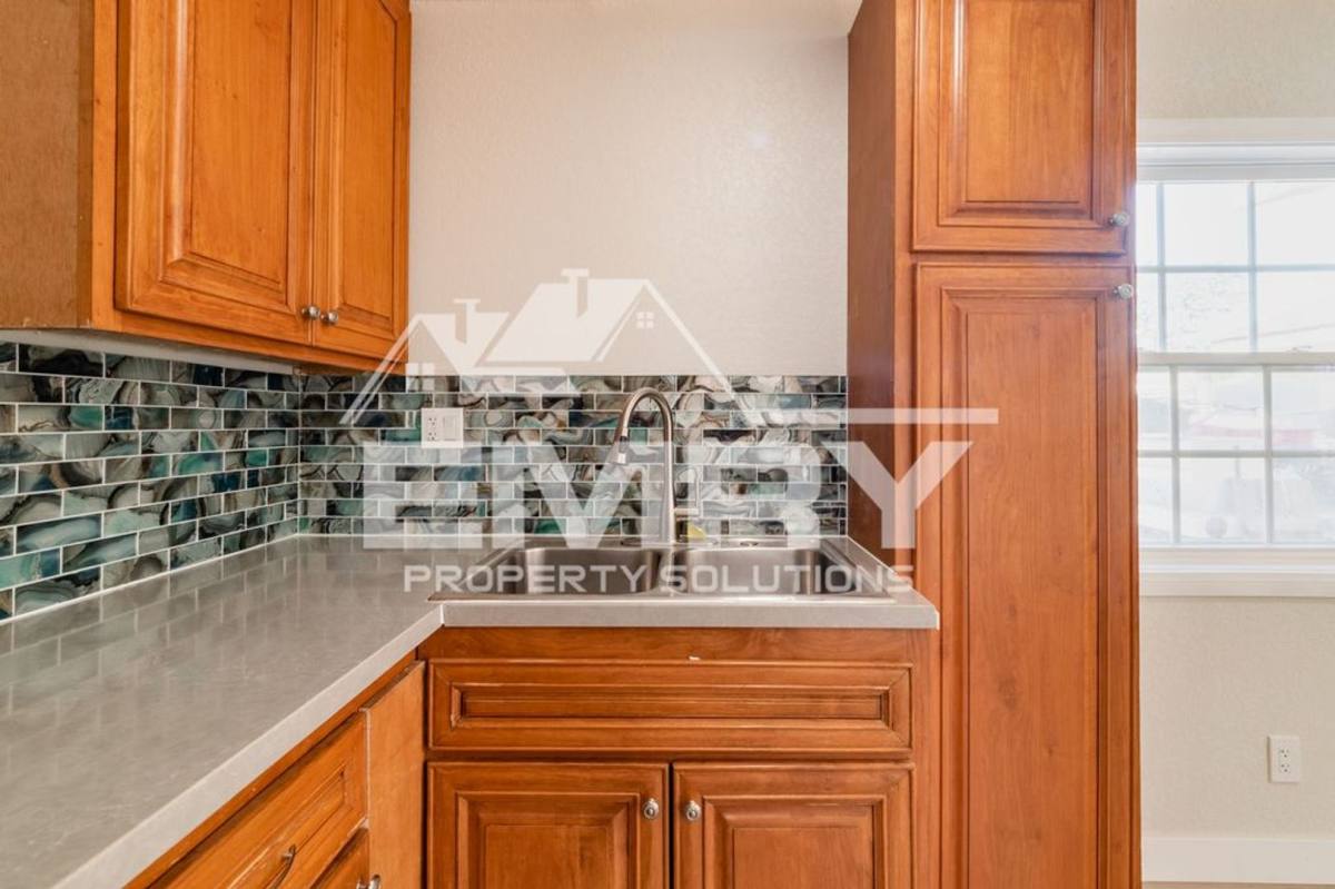 Apartment for rent at 3652 Platt Ave, Lynwood, CA 90262