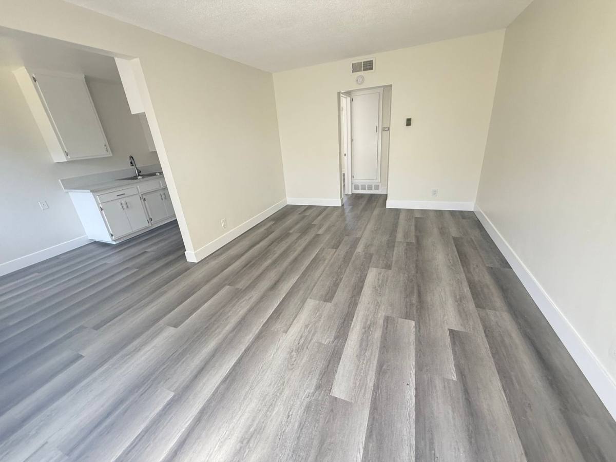Apartment for rent at 8028 Boer Ave, Whittier, CA 90606