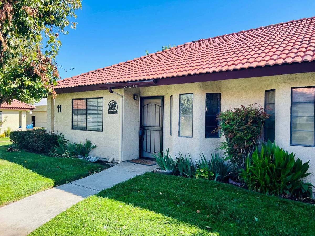 Townhouse for rent at 19256 Cottonwood Ave, Apple Valley, CA 92307