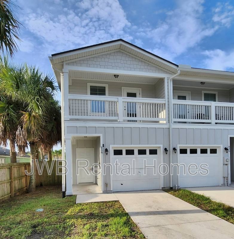 Townhouse for rent at 834 4th Ave S, Jacksonville Beach, FL 32250