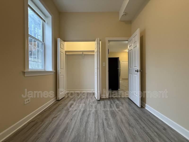 Apartment for rent at 2213 W Washington Blvd #1R, Chicago, IL 60612