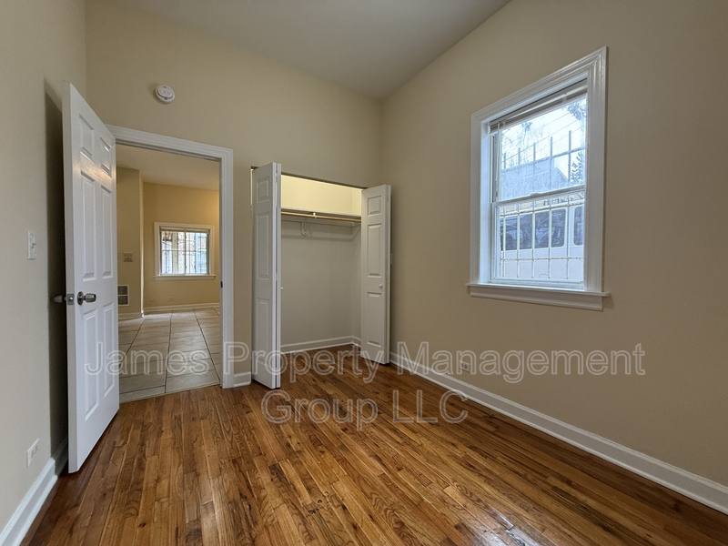 Apartment for rent at 2213 W Washington Blvd #1R, Chicago, IL 60612