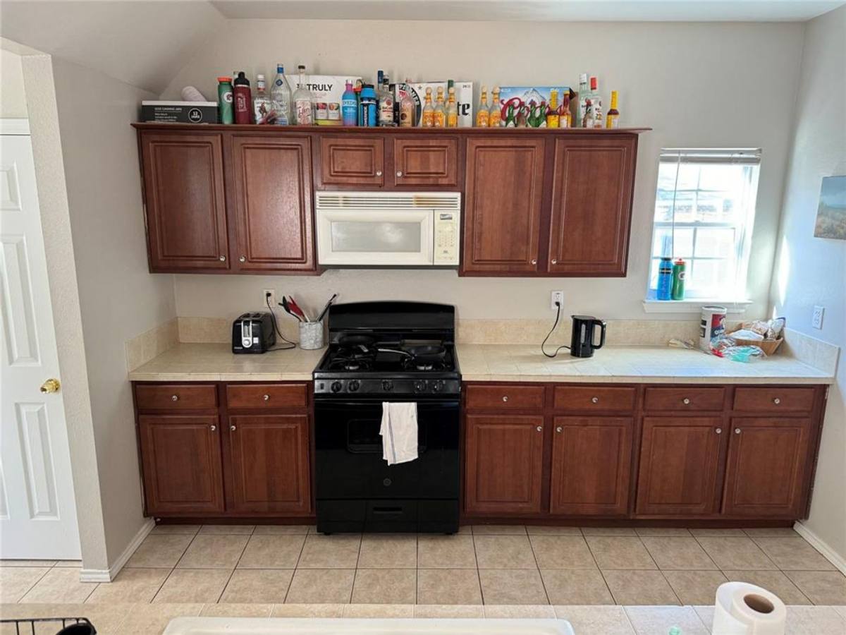 Apartment for rent at 2115 E 18th St, Austin, TX 78702