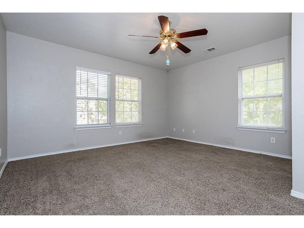 Apartment for rent at 2115 E 18th St, Austin, TX 78702