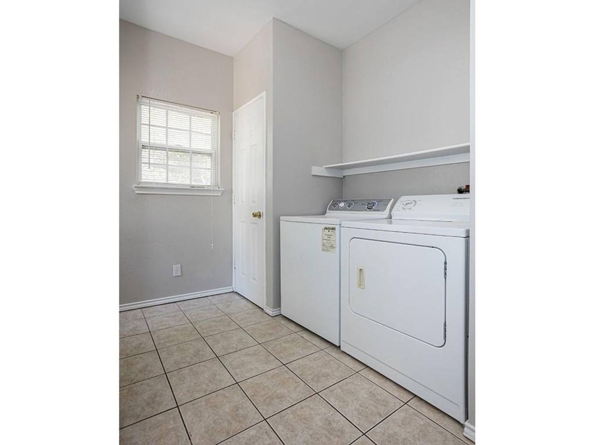 Apartment for rent at 2115 E 18th St, Austin, TX 78702