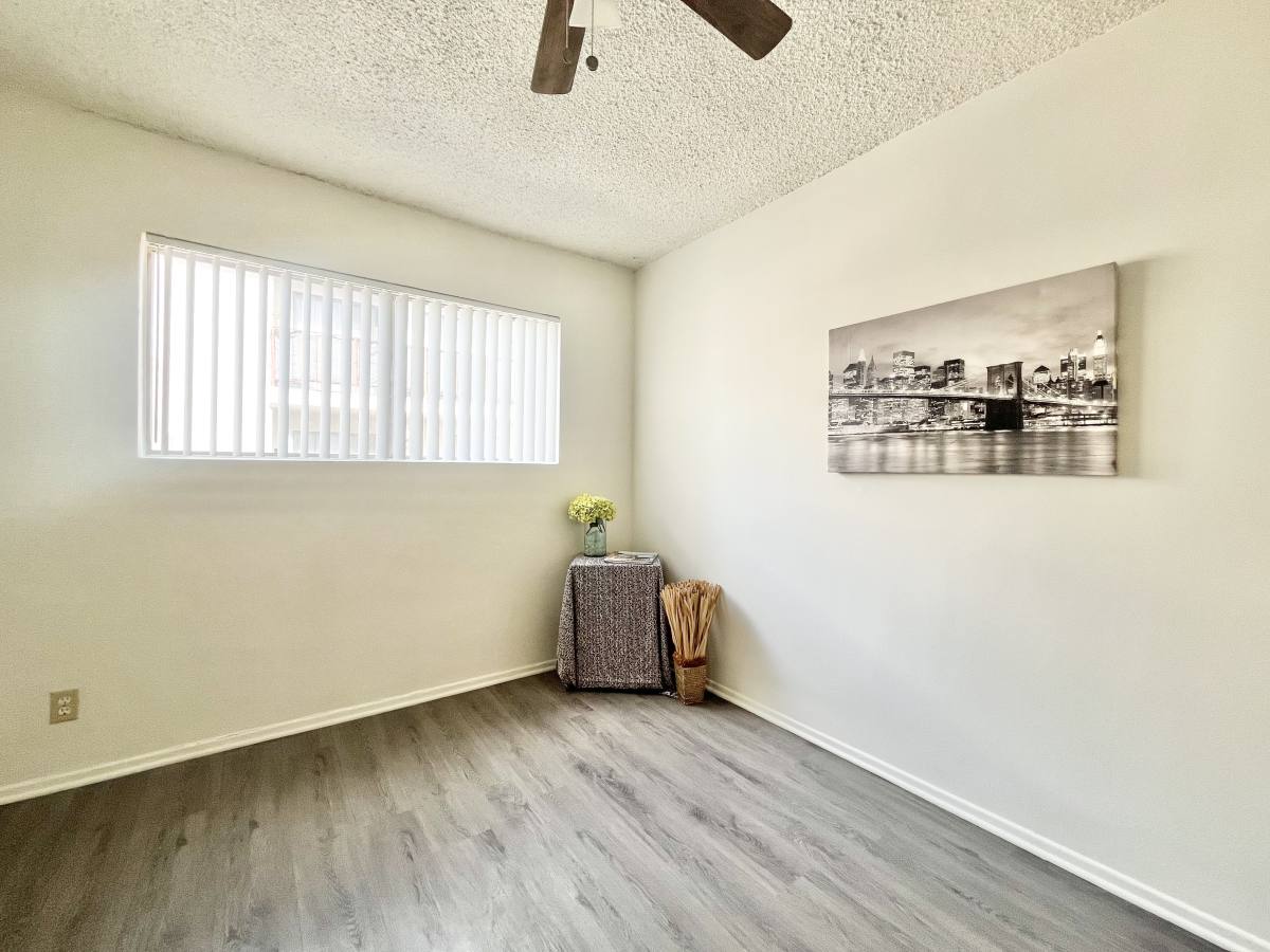 Apartment for rent at 11275 Huston St #8, North Hollywood, CA 91601