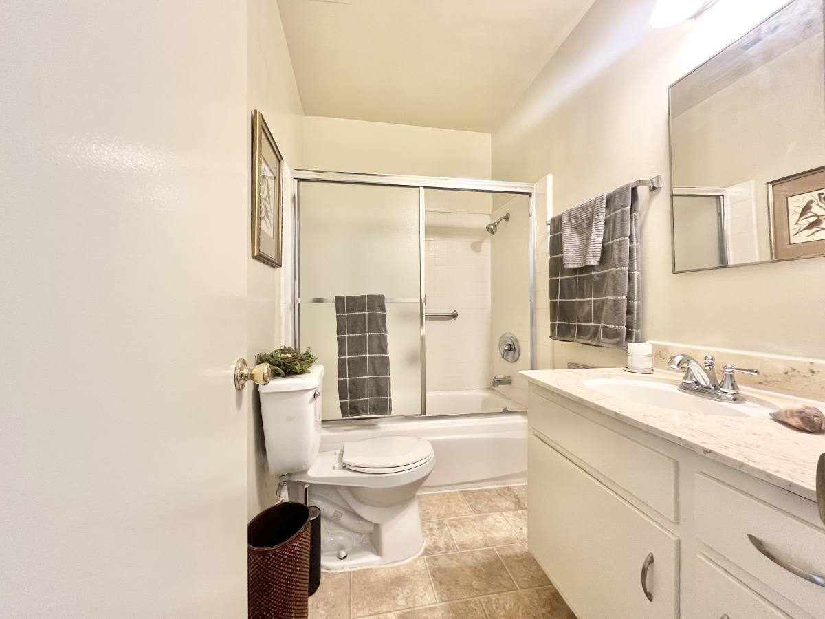 Apartment for rent at 11275 Huston St #8, North Hollywood, CA 91601