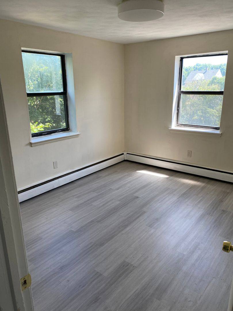 Apartment for rent at 378 S Main St, New Britain, CT 06051