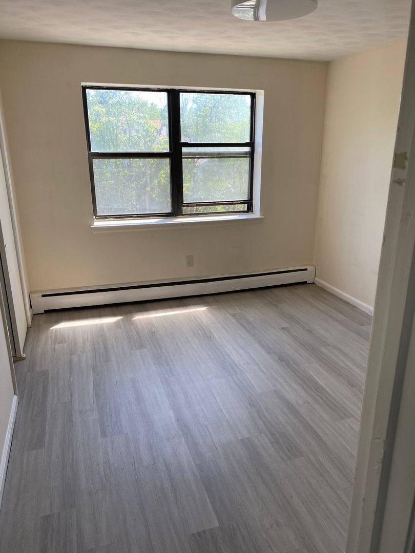 Apartment for rent at 378 S Main St, New Britain, CT 06051