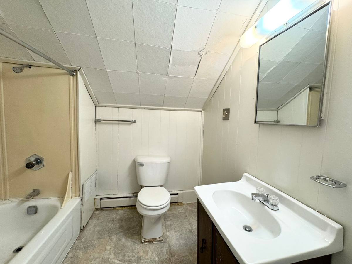 Apartment for rent at 14 Jacobs St, Morgantown, WV 26505