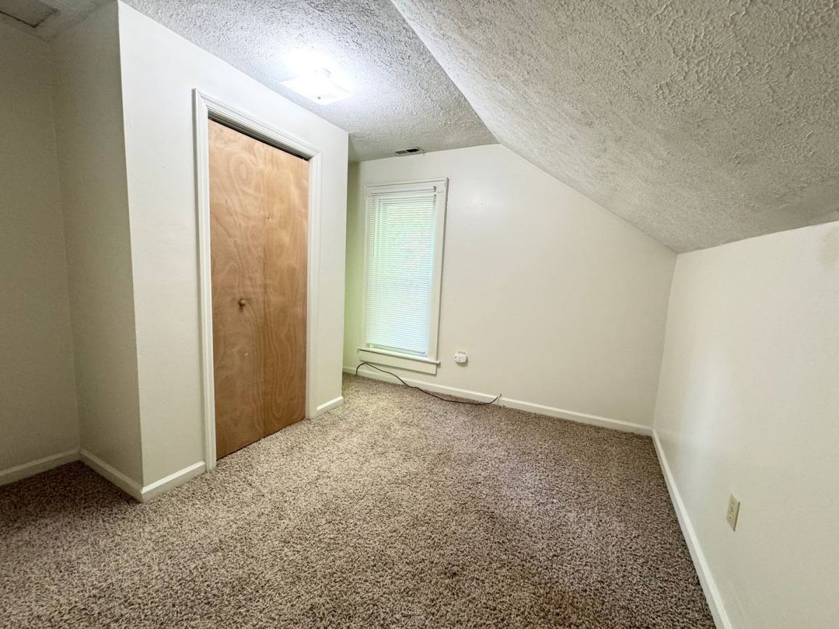 Apartment for rent at 14 Jacobs St, Morgantown, WV 26505