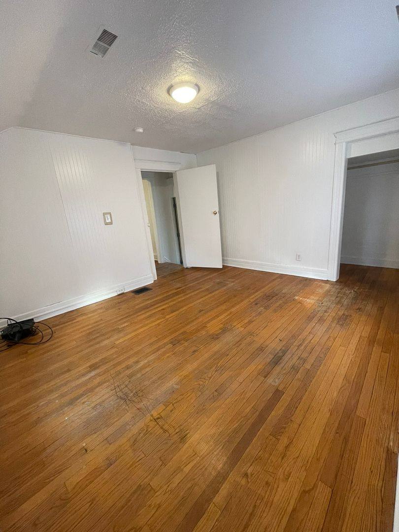 Apartment for rent at 211 Ballard, Ypsilanti, MI 48197