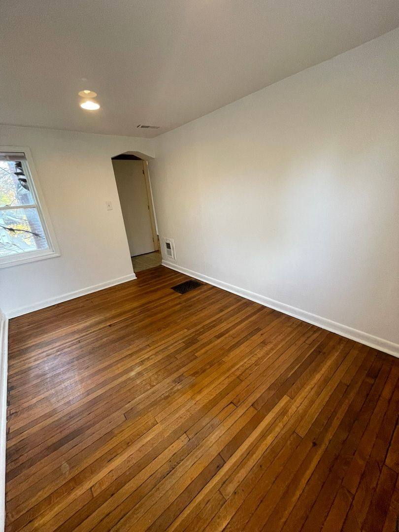 Apartment for rent at 211 Ballard, Ypsilanti, MI 48197