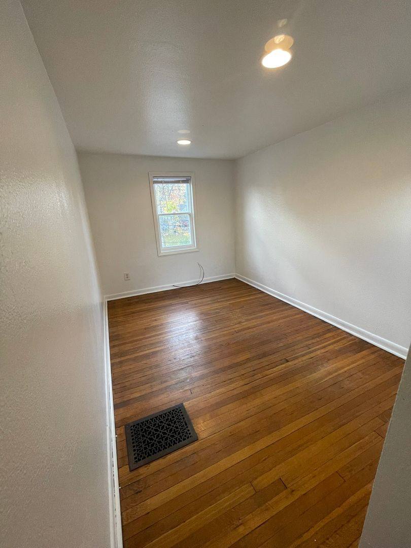 Apartment for rent at 211 Ballard, Ypsilanti, MI 48197
