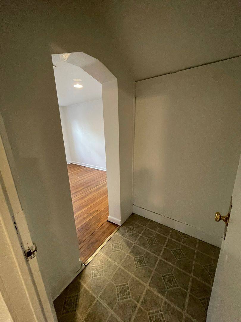 Apartment for rent at 211 Ballard, Ypsilanti, MI 48197