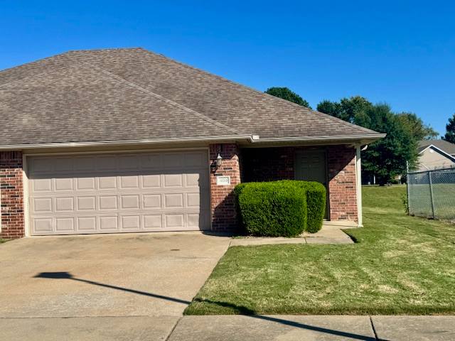 Apartment for rent at 1605 N Evening Shade Dr, Fayetteville, AR 72703