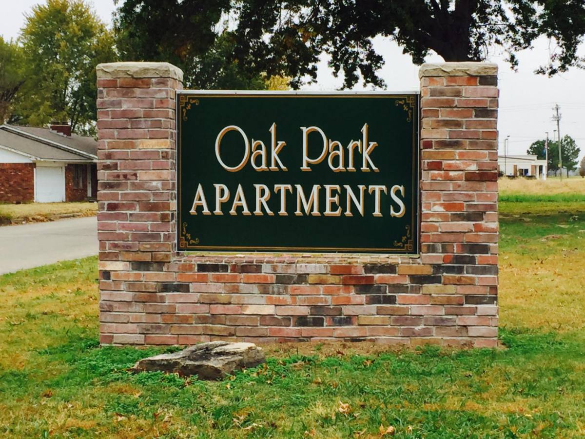 Apartment for rent at 1215 Foxcroft Circle 1422 Dr, Muskogee, OK 74403
