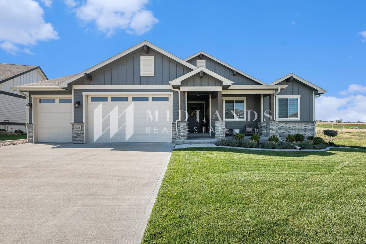 House for rent at 11976 S 118th Ave, Papillion, NE 68046