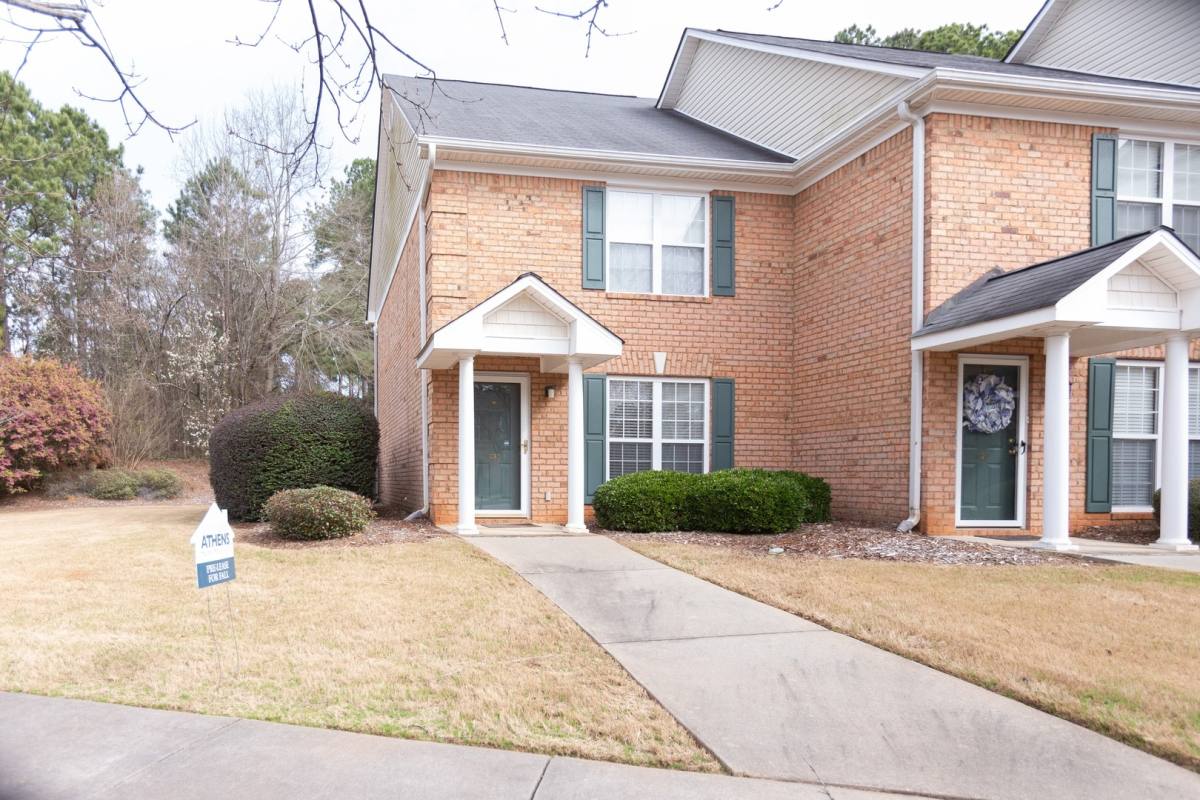 Townhouse for rent at 430 Logmont Trace, Athens, GA 30606