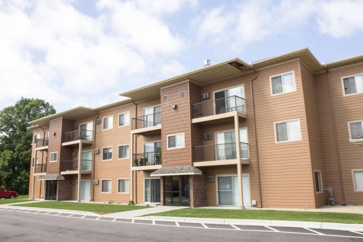 Apartment for rent at 3800 Ballantrae Rd, Saint Paul, MN 55122
