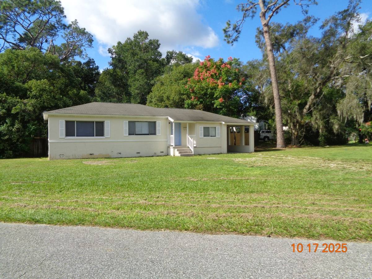 House for rent at 506 E Pennsylvania Ave, Deland, FL 32724