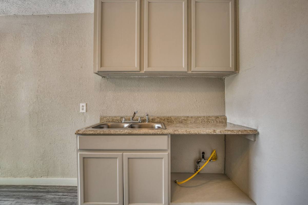 Apartment for rent at 4820 Oak Ave, Pasadena, TX 77503