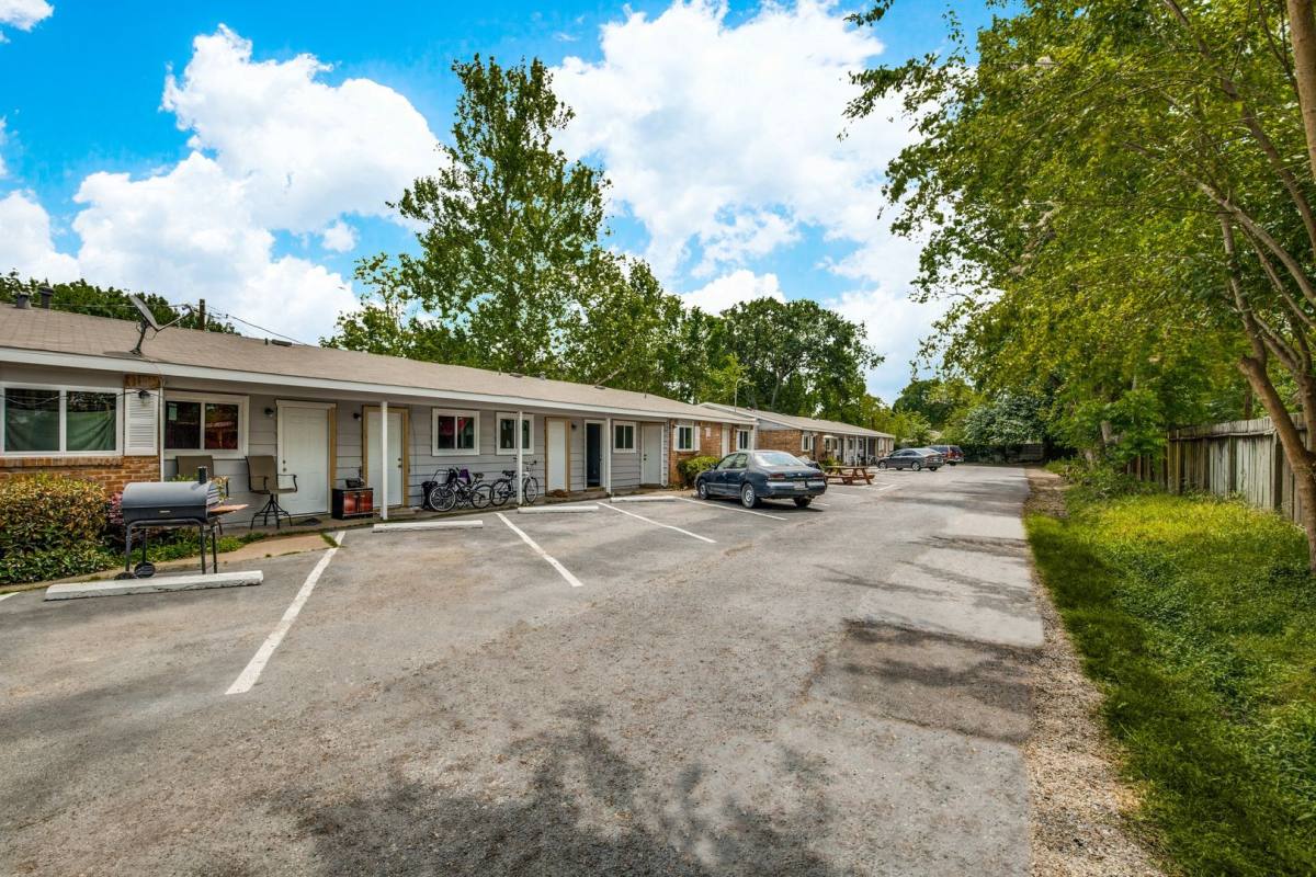 Apartment for rent at 4820 Oak Ave, Pasadena, TX 77503