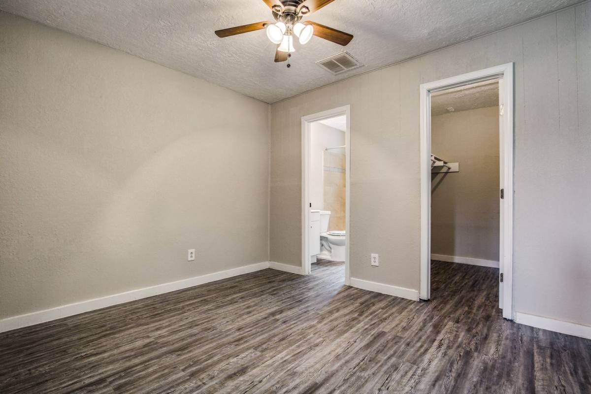 Apartment for rent at 4820 Oak Ave, Pasadena, TX 77503