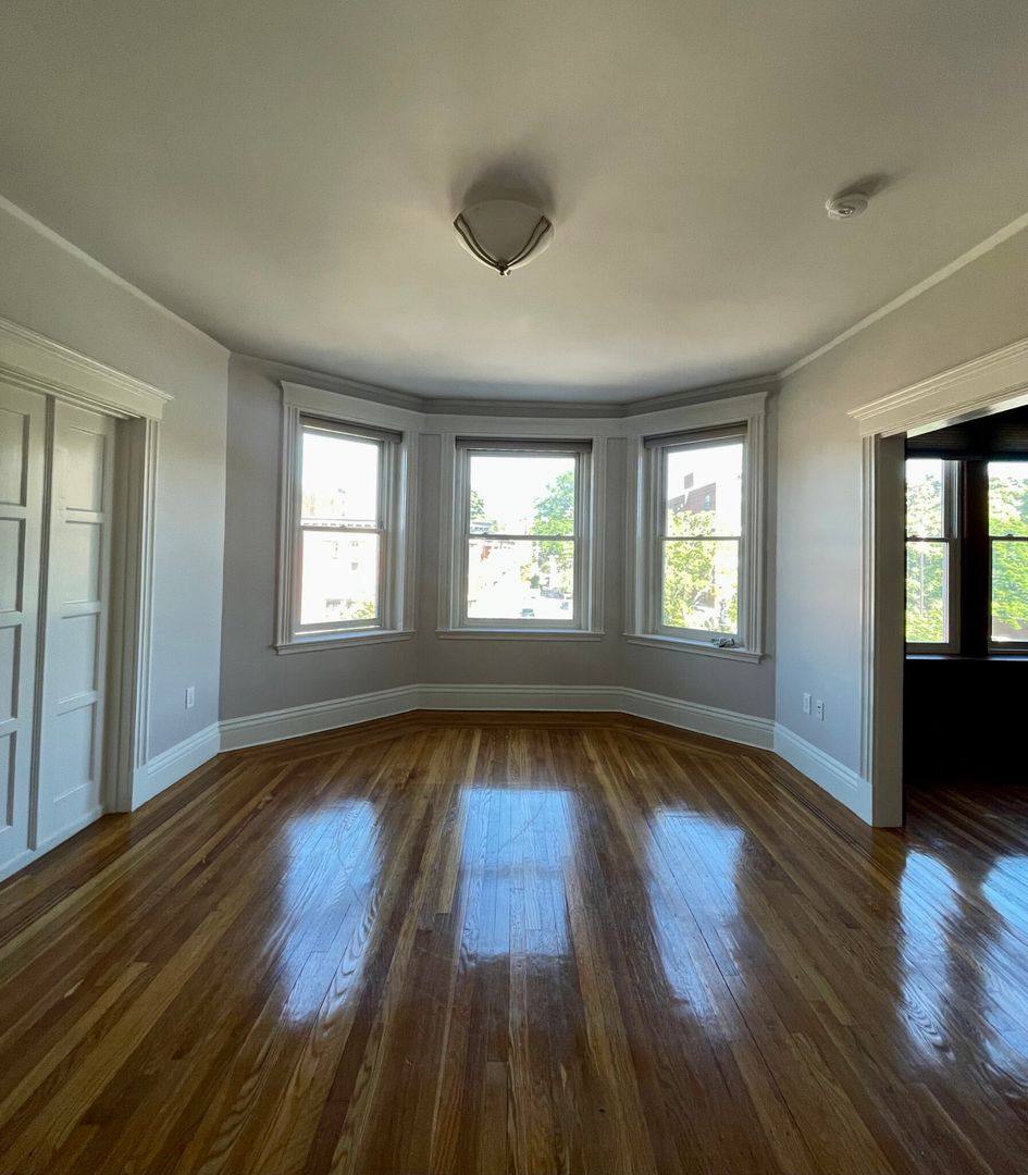 Apartment for rent at 181 Harvard St #6, Brookline, MA 02446