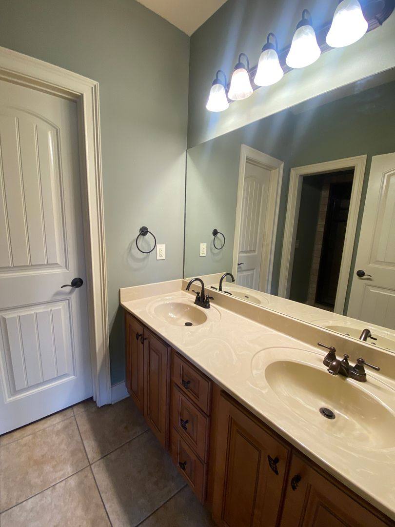 Townhouse for rent at 1055 Runningvine Lane, Auburn, AL 36830