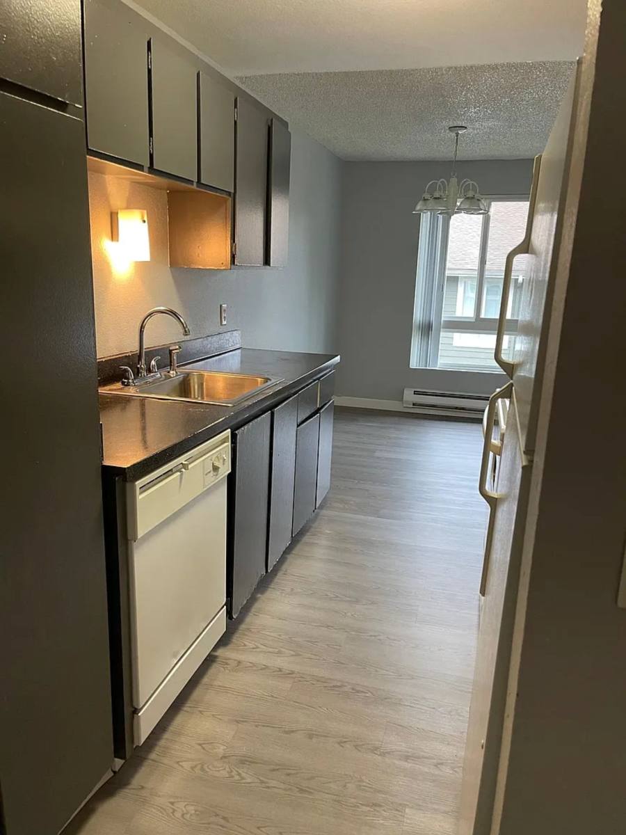 Apartment for rent at 30602 Pacific Highway S, Federal Way, WA 98003